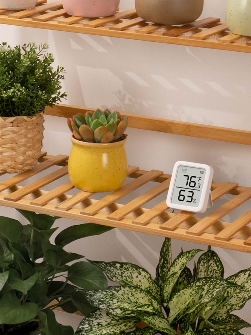 Digital thermometer hygrometer for green house